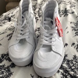 NWT vans women’s size 9.5 platform